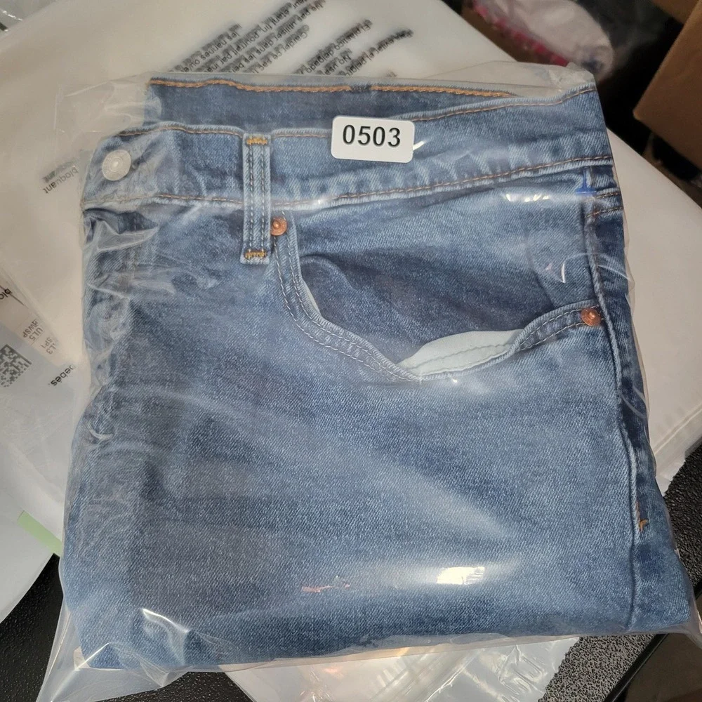 Levi's 505 Regular Fit Jeans Mens 38x30 Blue Straight Leg Medium Wash Denim